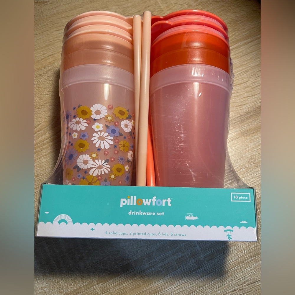 Pillowfort 18 Pc Plastic Kids’ Cup Tumbler Drinkware Set in Peach/Melon, New(13)